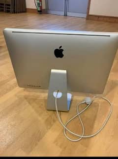 APPLE iMac i7 8GB ram 1TB hard almost new 10/10 in less price