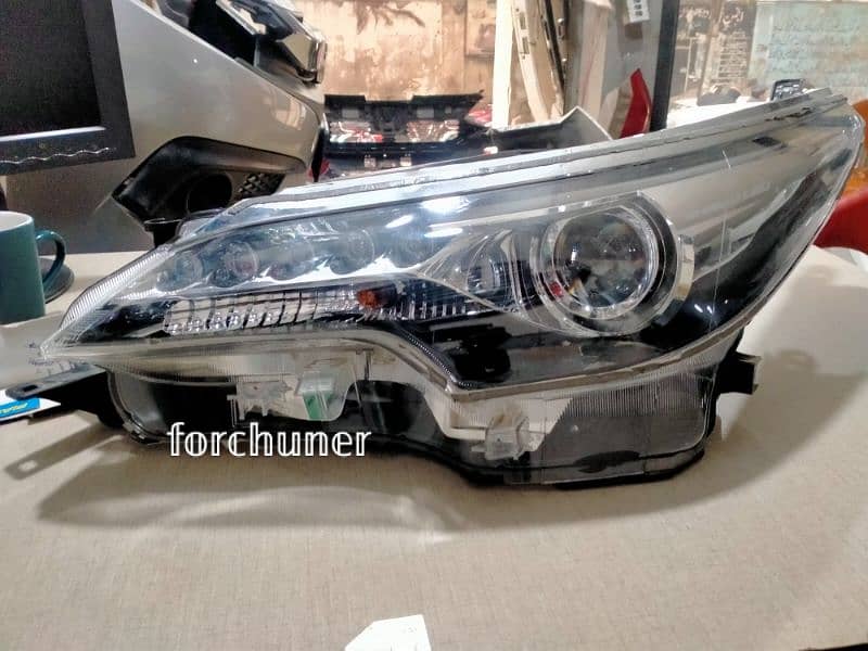 FORTUNER HADLIGHTS  AVELABIL 0