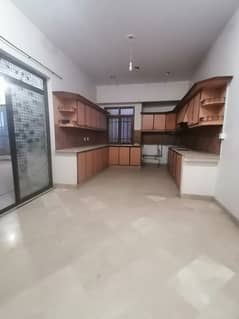 400 Sq Yards Portion For RENT Gulshan-e-Maymar