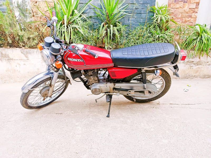 Honda 125 of year 1985 100% genuene 8