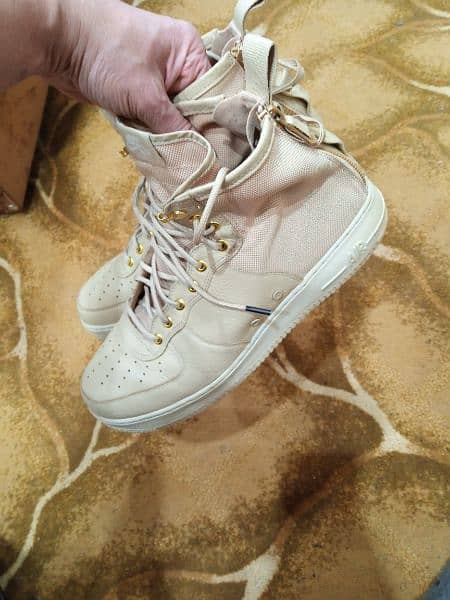 Nike sf AF 1 . . size 12 4