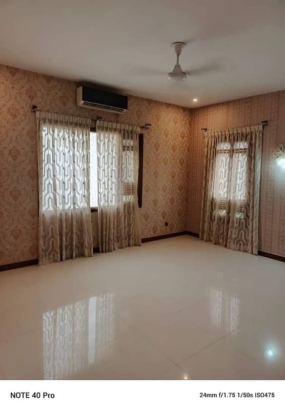 bungalow for sale 
Three units 17