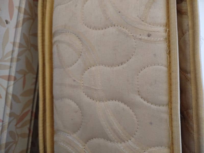 Molty foam spring mattress 0