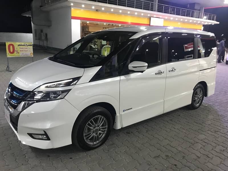 Nissan serena 2019 1