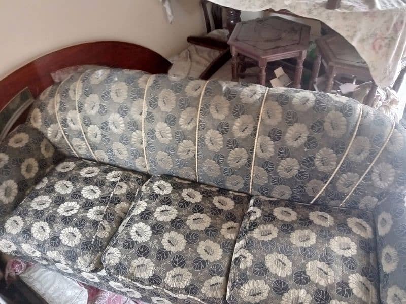 SOFA SET FOR SALE 12