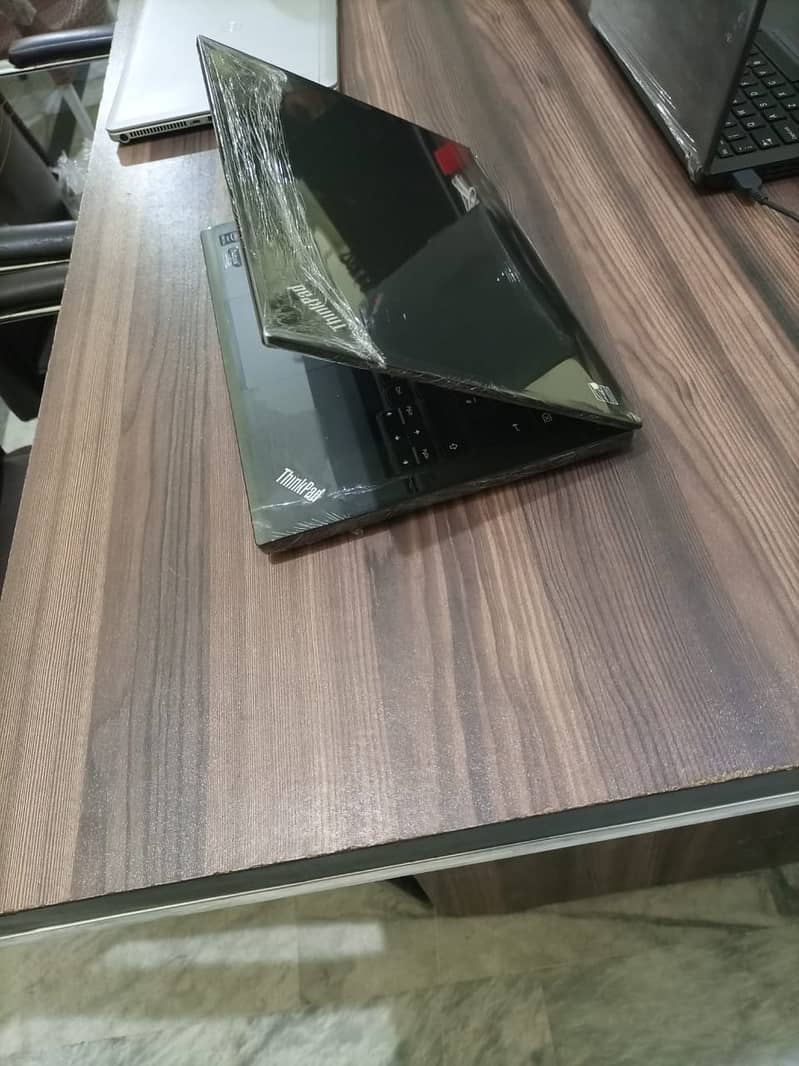 Lenovo Thinkpad T440s Core i7 4th Gen 8GB 500GB Orignal Windows 10 3