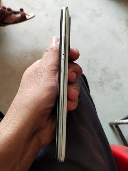 I am selling my Mi 11t 3