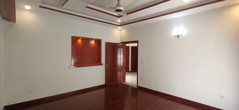 Beautiful Full House For Rent Singl Until Grnd 2 Bad Master Upar 3 Bad Besmnt 1 Hal 1 Servant Room 9