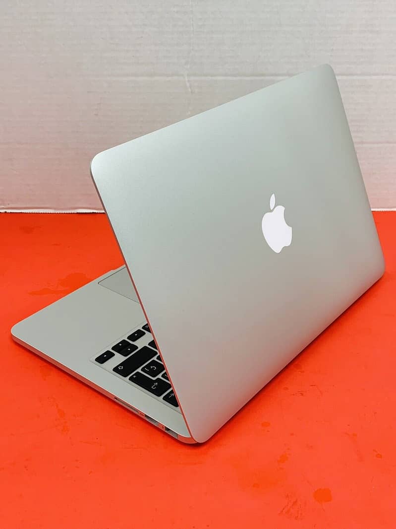 Apple MacBook Pro 2014 Core i5 8gb 256gb v good 13" Retina Display 1