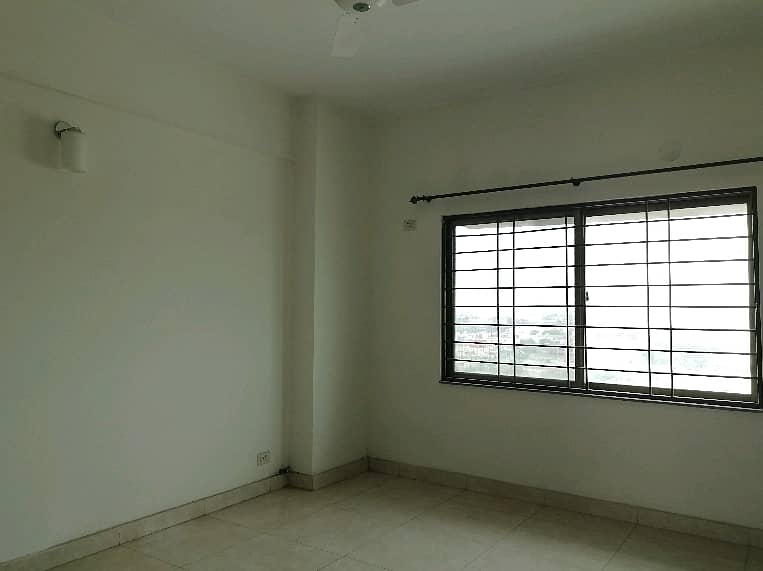 Reasonably-Priced 10 Marla Flat In Askari 11 - Sector B Apartments, Lahore Is Available As Of Now 2