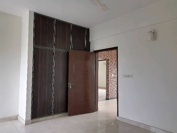 Reasonably-Priced 10 Marla Flat In Askari 11 - Sector B Apartments, Lahore Is Available As Of Now 6