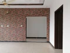 Premium 10 Marla Flat Is Available For sale In Lahore 0