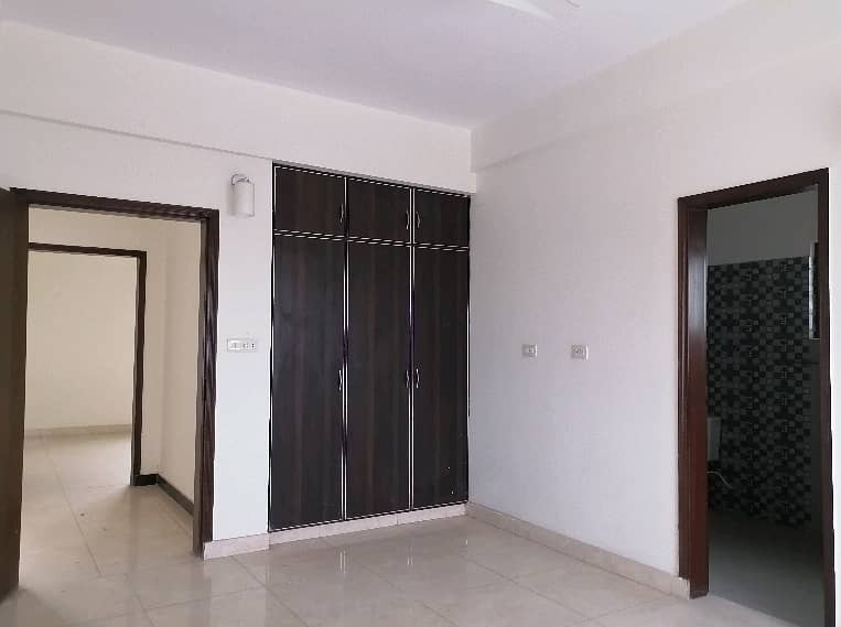 Premium 10 Marla Flat Is Available For sale In Lahore 3