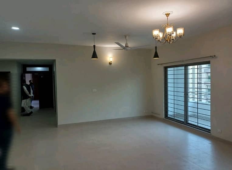 10 Marla Flat For Sale In Beautiful Askari 11 Sector B Apartments 0