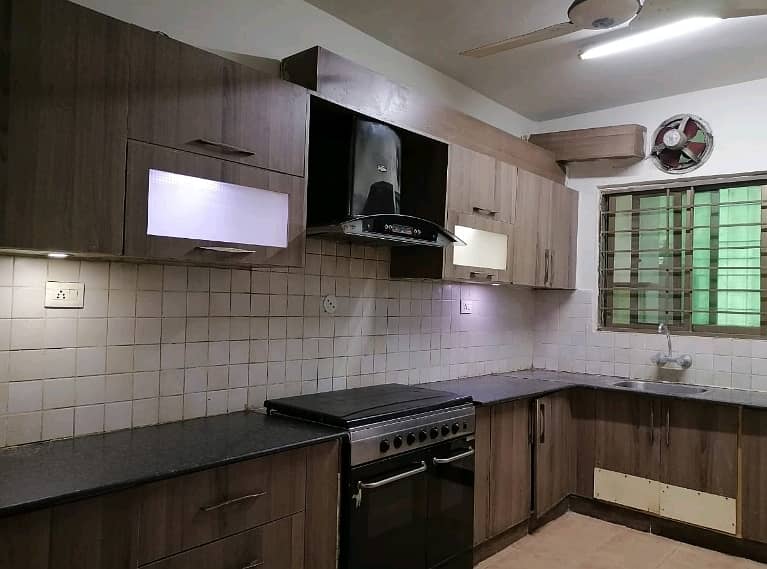 Askari 11 Sector B Apartment 10 Marla Flat Up For Sale 3