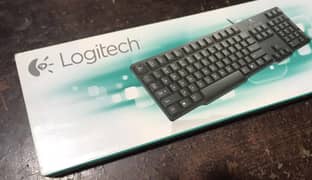 New Logitech Box Pack  PS/2 keyboard