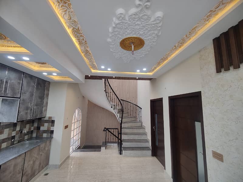 4 Marla Corner Beautiful House for Sale in Bismillah Housing Scheme 5