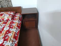 Two single bed's with two sides Table's 0