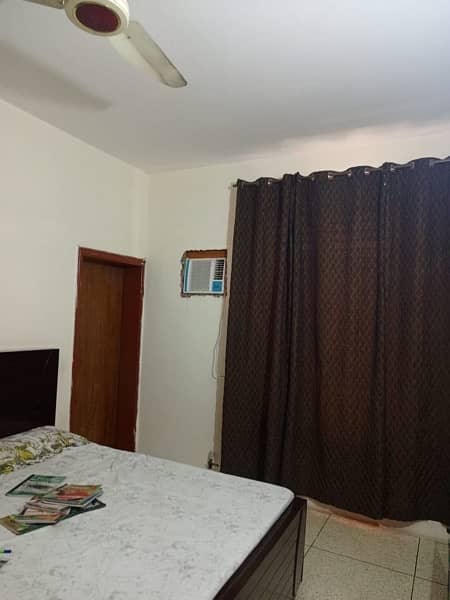 upper portion for rent in faisal town seperate gate 0