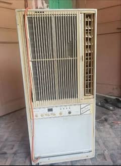 0.75 ton window AC with Stablizer and have low electricity cost