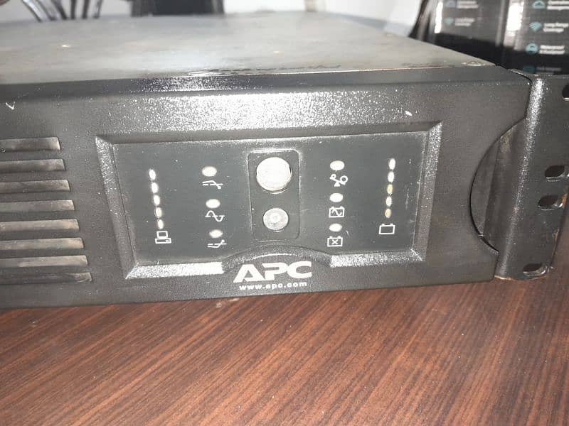 APC American UPS 1