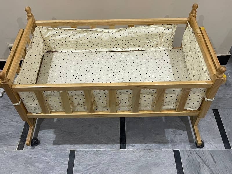 baby cot 1