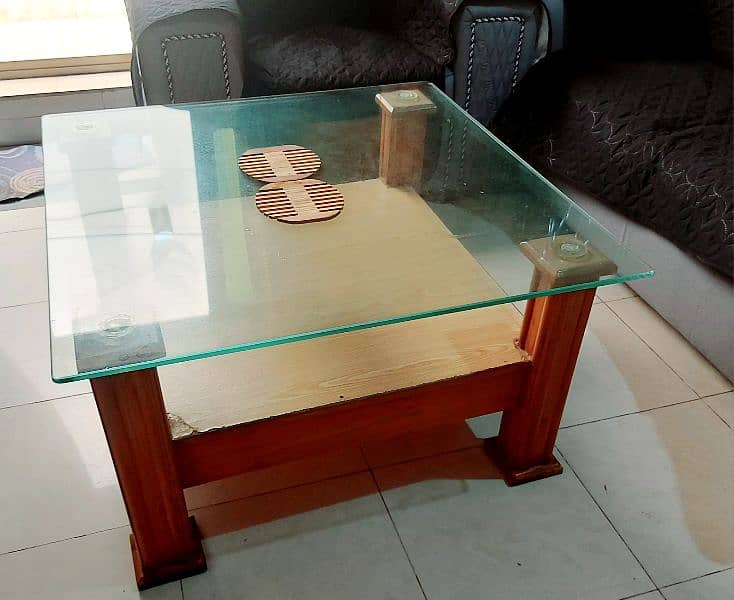 center table double-layered with 12 mm glass on top. 1