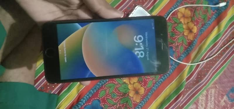 iphone 8 plus good condition pta approved 64 gb 2