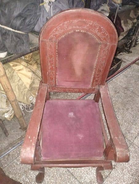 the same as the one in the photo, the chair is a little older 5