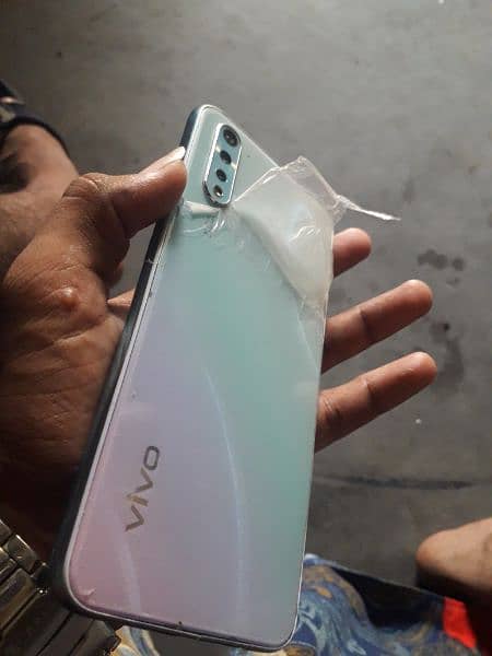 vivo s1 4/128 orignal condition Ok ha Charge ha sath 4