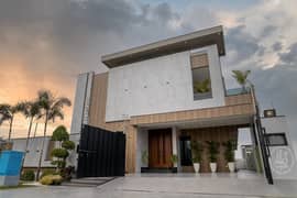 LUXURIOUS OF 1 KANAL HOUSE FOR SALE IN DHA PHASE 6 0