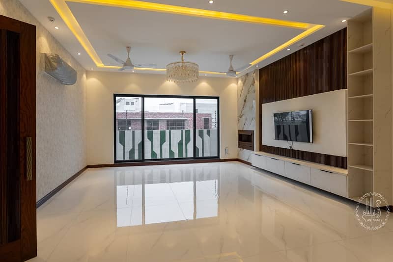 LUXURIOUS OF 1 KANAL HOUSE FOR SALE IN DHA PHASE 6 6