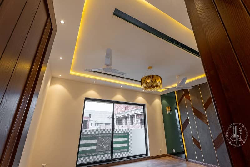 LUXURIOUS OF 1 KANAL HOUSE FOR SALE IN DHA PHASE 6 17