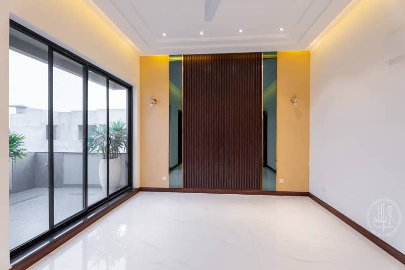 LUXURIOUS OF 1 KANAL HOUSE FOR SALE IN DHA PHASE 6 24