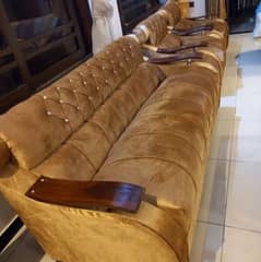 golden brown 5 seater sofa 0