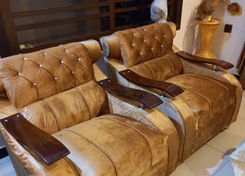 golden brown 5 seater sofa 1