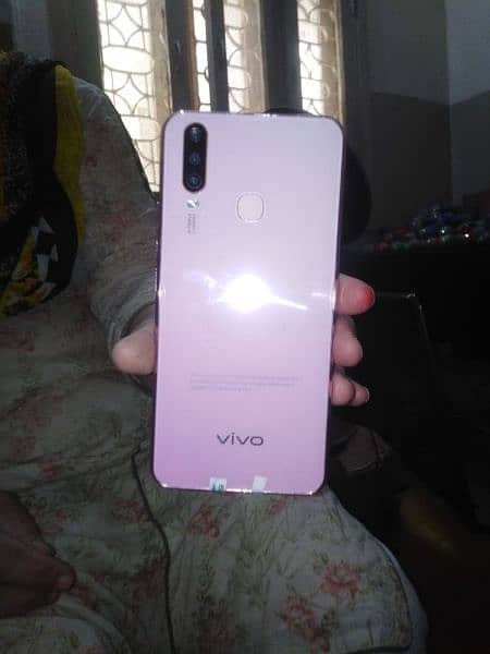 Vivo y17 3