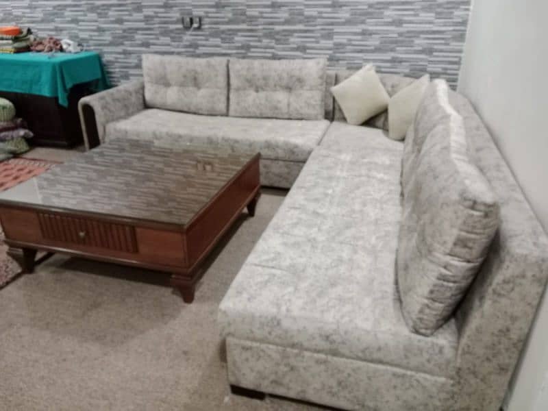 L shaped sofa almost new 2