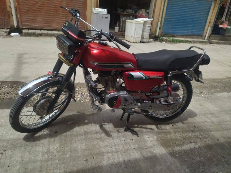 Honda 125 model 2023 red colar 1