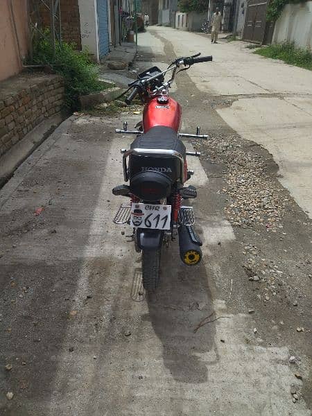 Honda 125 model 2023 red colar 3