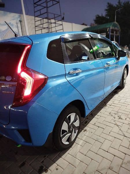 Honda Fit 2017 Hybrid 6