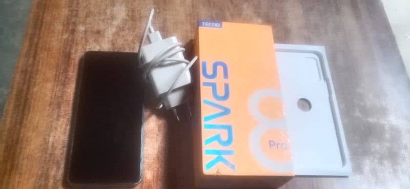 tecno spark 8 pro 4+1gb 128gb all box charger 8