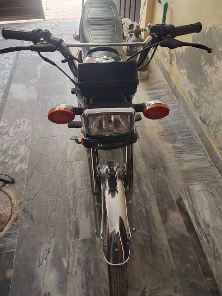 Honda CG125 Black color 1