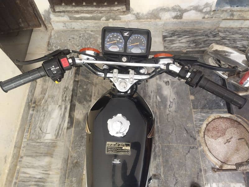 Honda CG125 Black color 4