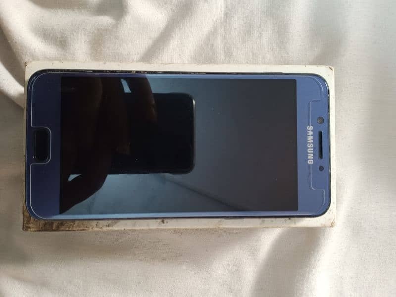 uegent sale Samsung c5 pro used with box and charger 6