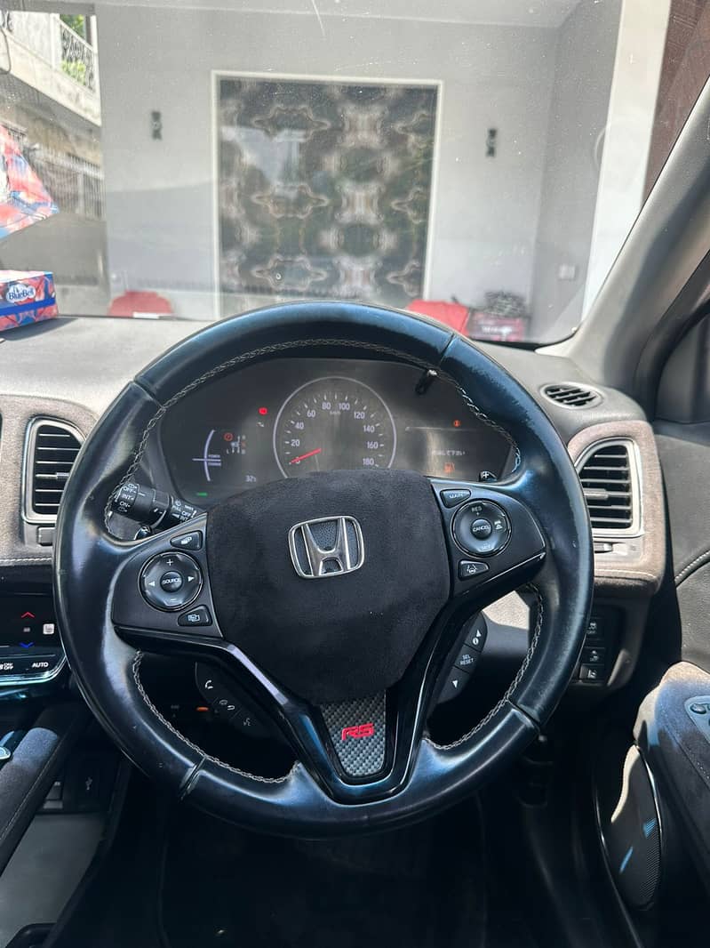 Honda Vezel 2016/2022 Model Excellent Condition 4