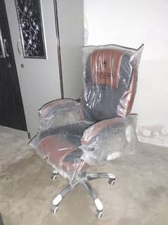 its gaming chair almost new