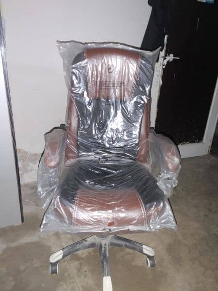 its gaming chair almost new 2