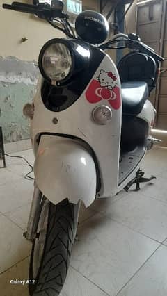 scooty electric