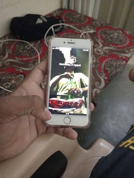 iphone 7 32gb 10 out of 10 non pta 0